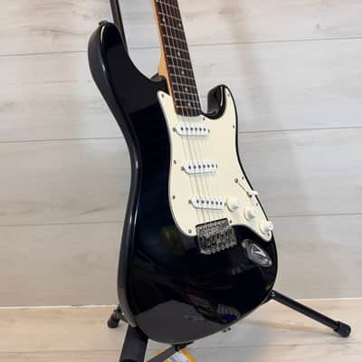 Silvertone SS-11/BK Stratocaster Style Electric Guitar – Black, Rosewood Fingerboard, Classic S-Style Tone 2002-2008 image 1