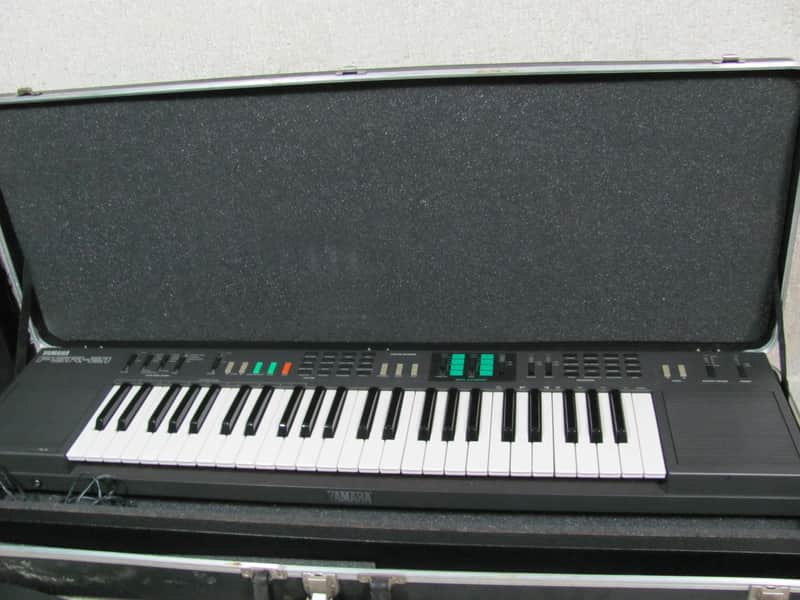 Yamaha PSR-21 With Hardshell molded Case 80's Black image 1