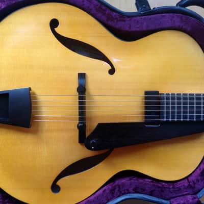 Bill Moll 18 Inch Classic Archtop Non-Cutaway 2004 Natural Spruce- Clear image 6