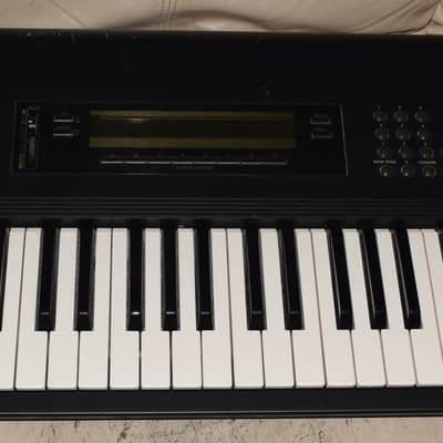 Korg M1 61-Key Synth Music Workstation 1990s - Black
