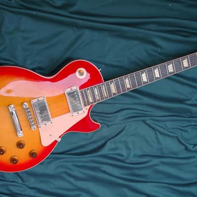 Gibson Les Paul Classic 1960 Heritage Cherry Sunburst 2003 + Original Case image 2