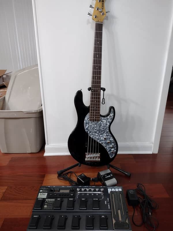 Line 6 Variax Bass 705 and POD Xt Live image 1