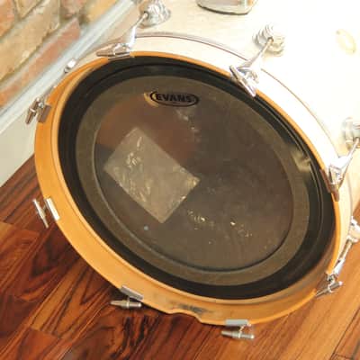 RARE DW Collector's - vintage marine pearl "18 bass drum image 7