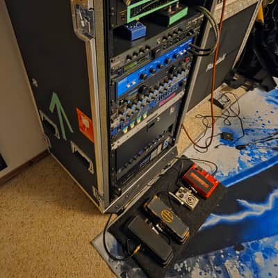 Dimebag Darrell Japan Live Rig (Replica), MXR Flanger Doubler, Furman PQ-4, Aphex 104, Rocktron Silencer, Juice Goose Power Supply, Randall RG100HT, ART Processor, Whirlwind Multi-Selector, Mesa Engineering High Gain Amp Swicther image 2