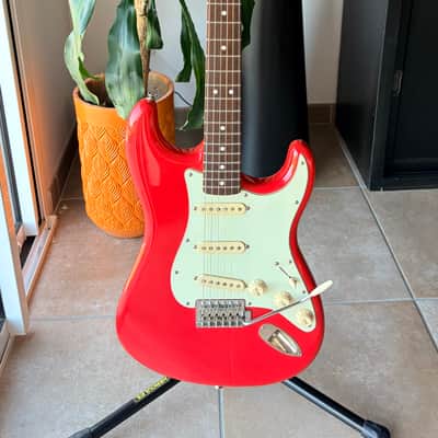 Squier Simon Neil Stratocaster 2010 - 2019 - Fiesta Red image 1