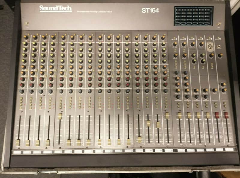 SoundTech ST164 Professional Mixing Console/ 16x4 mit Flight Case, Tape In/Out, High Quality! image 1