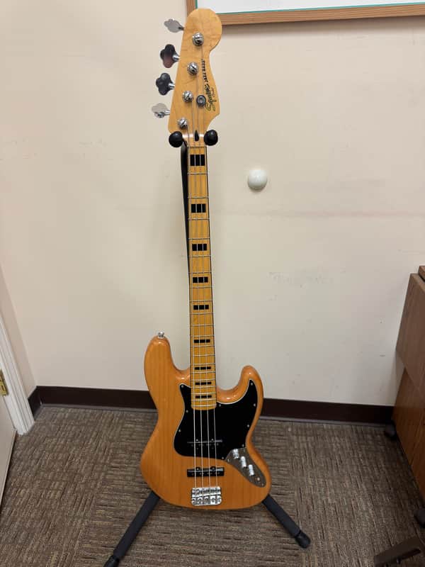 Squier Vintage Modified 70s Jazz Bass Maple Fingerboard Natural
