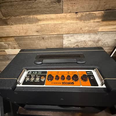 Orange Rocker 32 2-Channel 30-Watt 2x10" Guitar Combo 2017 - Present - Orange Bild 6