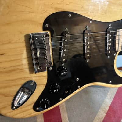 Fender Special Edition Lite Ash Stratocaster Electric Guitar image 3