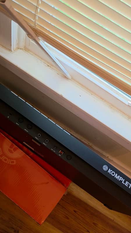 Native Instruments Komplete Kontrol S49 Mk2 2010s Black image 1