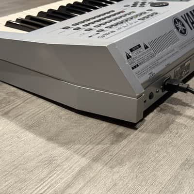 Yamaha Motif ES 6 Production Synthesizer 2000s - Gray image 4