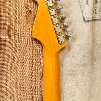 Fender MIJ Classic 60's Jazzmaster 2016 - Vintage White image 11