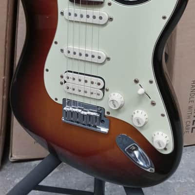 Fender American Deluxe Stratocaster HSS with Rosewood Fretboard in 3-Color Sunburst (2007) image 6
