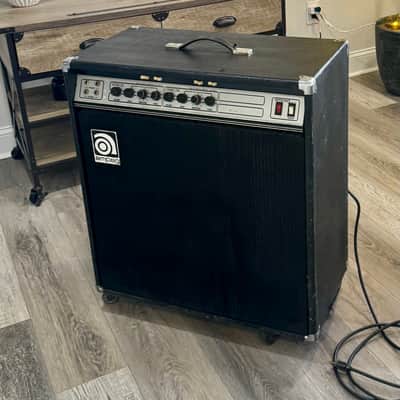Ampeg BT-15 -Fliptop 