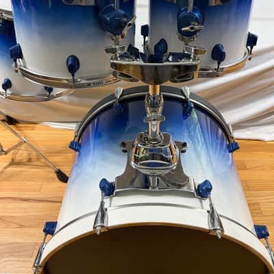 Mapex Pro M Blue & White Fade Drum Set image 2