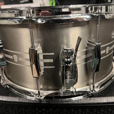 Ludwig LSTSLS0714 Heirloom Stainless Steel 7x14” Snare Drum with Imperial Lugs 2017 - Present - Brushed Engraved Stainless Steel image 3