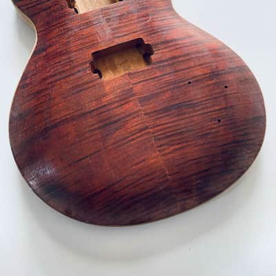 Tiger Maple Top Veneer Guitar Mahogany Body image 15