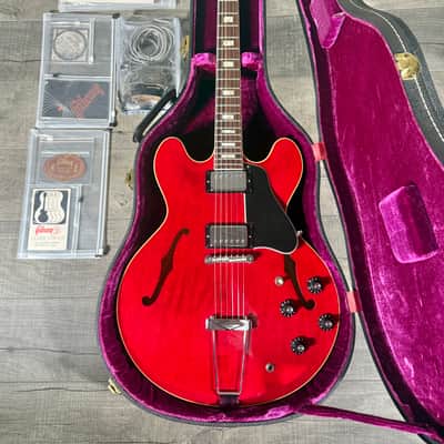 Gibson ES-335 1967 - Cherry - Mint, New Old Stock! image 17
