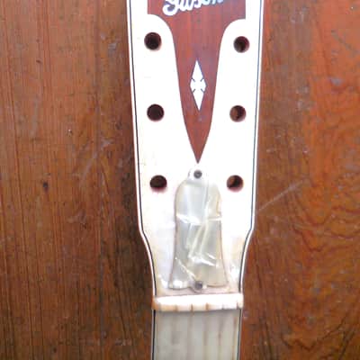 1935 GIBSON CENTURY OF PROGRESS NECK. 100% Orig. Killer Celluloid. Rare. image 1