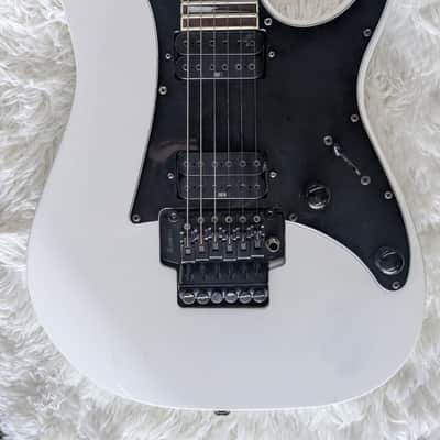Ibanez RG6001 Electric Guitar w/ Peavey Hardshell Case – Good Used Condition image 2