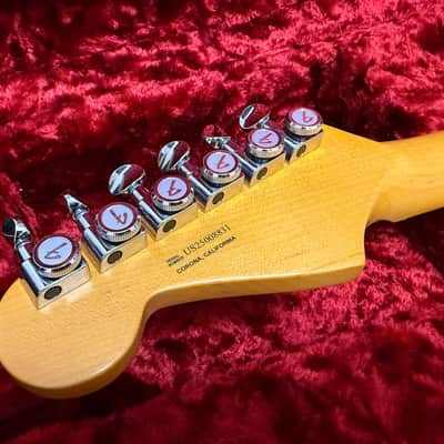 Fender American Ultra Luxe Vintage '50s Stratocaster 2025 - Present - 3-Color Sunburst image 14