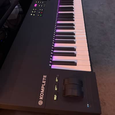 Native Instruments Komplete Kontrol S88 MKii 2020 - Present - Black Bild 2
