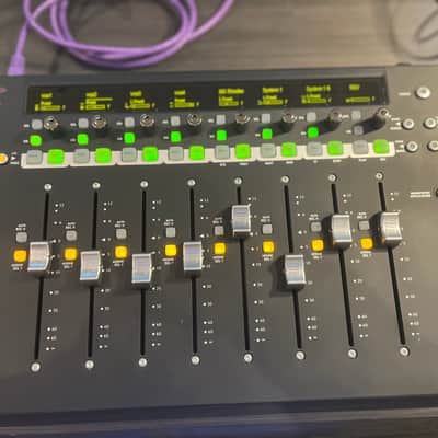 Avid Artist Mix 2010s - Black image 3