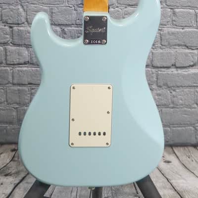 Squier Classic Vibe '70s Stratocaster with Laurel Fretboard 2021 - Present - Sonic Blue image 9