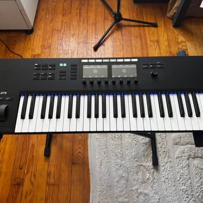 Native Instruments Komplete Kontrol S49 MK2 2023 - Noir image 1