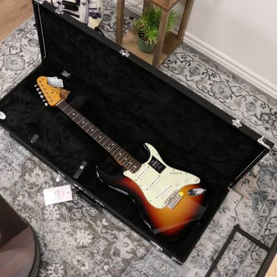 Fender DE Vintera Road Worn '60s Stratocaster Limited Edition - Rosewood Fingerboard, 3-Color Sunburst image 14
