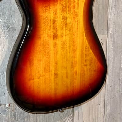 Squier Classic Vibe '60s Precision Bass - 3-Tone Sunburst image 9