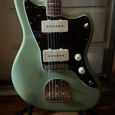 Fender Limited Edition 60th Anniversary Classic Jazzmaster with Matching Headstock Pau Ferro Fretboard 2018 - Mastery Bridge - Daphne Blue image 8