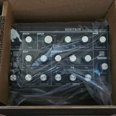 Moog Minitaur 2021 - Black image 2