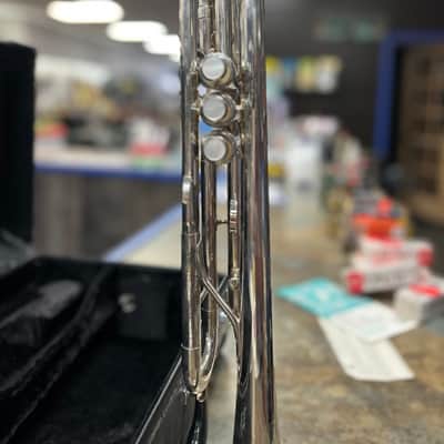 King 2055T Silver Flair Bb Trumpet with 1st Slide Trigger (Silver Plated) - Recently Overhauled by Master Technician image 4