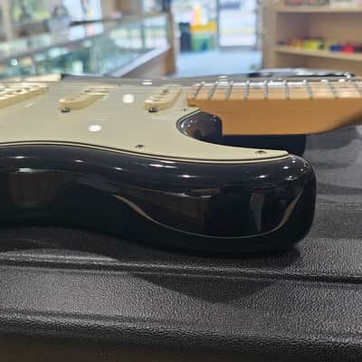 Fender American Deluxe Stratocaster with Maple Fretboard SSS 2015 3-Color Sunburst w/ Hard Case image 14