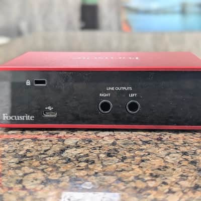 Focusrite Scarlett Solo 3rd Gen USB Audio Interface 2019 - Present - Red / Black Bild 3