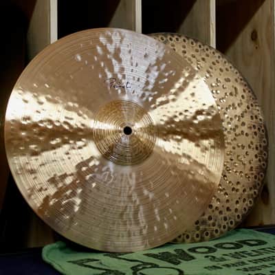 Paiste 14" Signature Traditionals Med Light Hi-Hats 931/1203g image 5