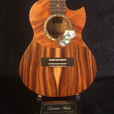 Handcrafted Tenor Ukulele, Solid Hawaiian Koa & Acacia, Hibiscus Soundhole, Worth String, Soft-bag, Bruce Wei UJ17-2602 image 4