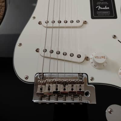 Fender Stratocaster (MIM) Black With White Pickguard Player Series image 3