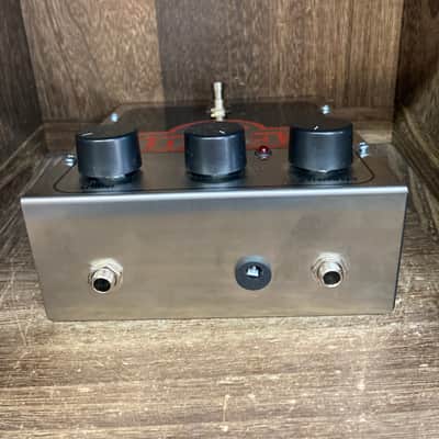 Electro-Harmonix Big Muff Pi 2000 - Present - Silver / Black / Red image 4