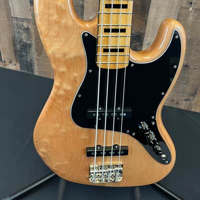 Fender Classic Vibe 70's Jazz Bass 2020 - Natural image 12