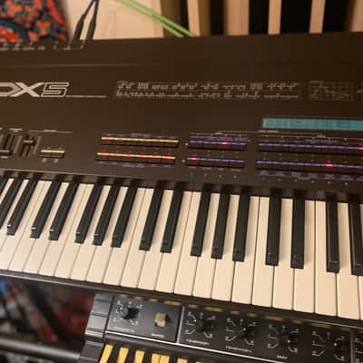 Yamaha DX5 Programmable Algorithm Synthesizer 1985 - 1987 - Black
