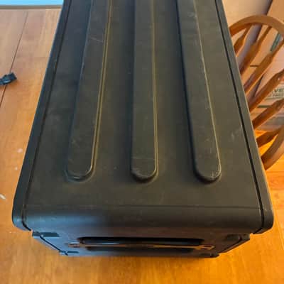 SKB Space Molded Rack Case 2010s - Black image 3