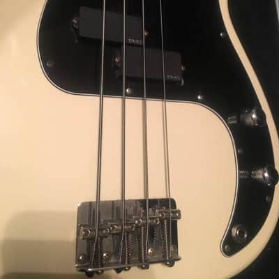Fender Precision Bass MIM 1993 White image 1