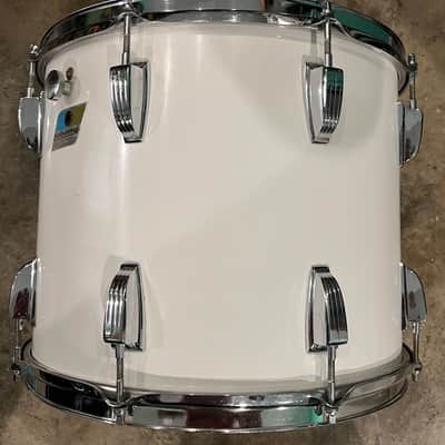Ludwig 15, 18, 24 Super Classic 3 ply 70s White cortex drum set image 2
