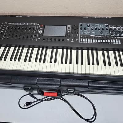 Roland Fantom 8 EX 88-Key Workstation Keyboard 2024 - Present - Black w/ Gator Hard Case