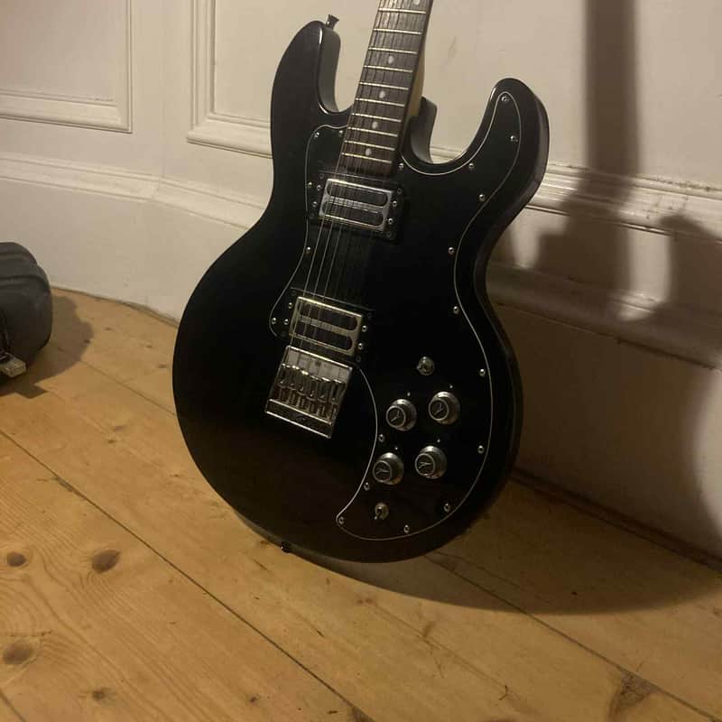 1978 – 1988 Peavey T-60 with Rosewood Fretboard Black