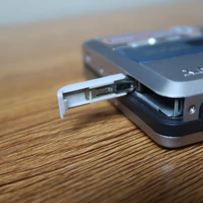 Sony WM-GX688 Walkman Radio/Recorder image 9