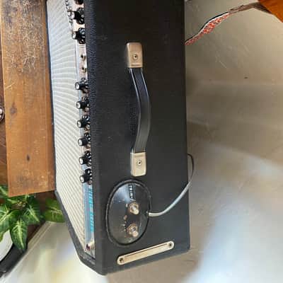 Vintage Fender Deluxe Reverb  2-Channel 22-Watt 1x12" Guitar Combo 1968 - 1969 - Silverface image 3