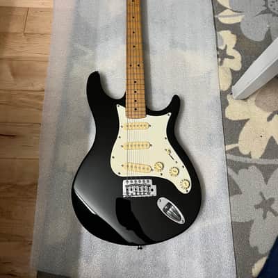 BEHRINGER iAXE393 USB端子付きエレキギタ Amazon.com: Behringer iAXE393 USB Guitar Package - Black : Musical